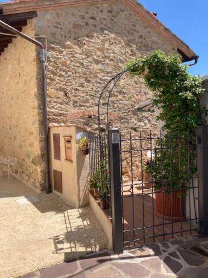 منزل الضيف Corsanico-Bargecchia  في La Casina Delle Rondini المظهر الخارجي الصورة